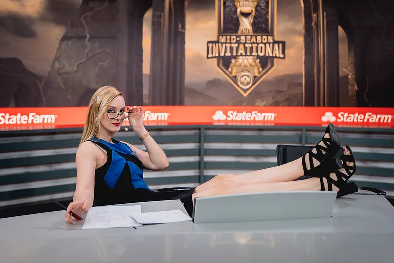 sjokz(LEC主持Sjokz推特：作为32岁的老年人，有生以来第一次看哈利波特)