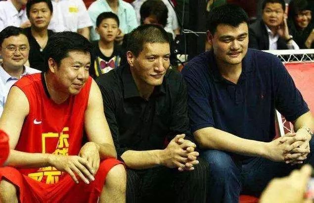 中国球员哪些在nba有戒指(第一个拿到NBA冠军戒指的中国球员！他曾做到过姚明都做不到的事)