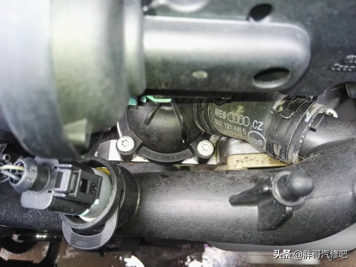 12年车龄23万公里奥迪A6L，2.4V6发动机全方位漏油维修