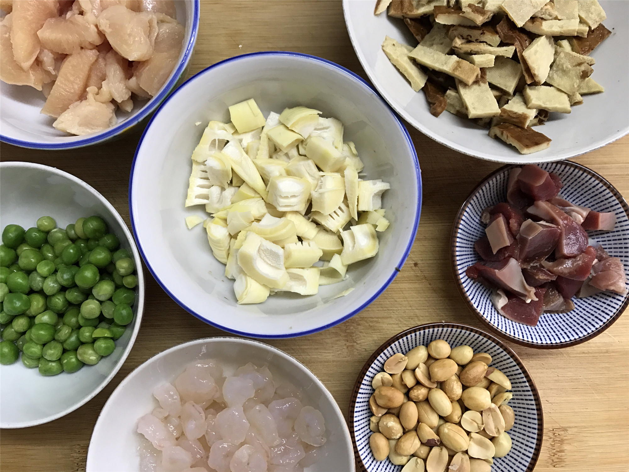 百吃不厌的家常菜，比老干妈好吃下饭，咸甜鲜辣，一顿多吃两碗饭