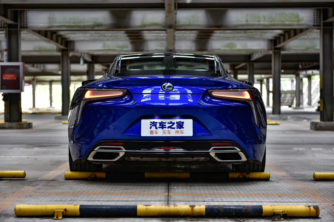 V6、359马力、21英寸轮圈、前置后驱，雷克萨斯LC 500h让人心动
