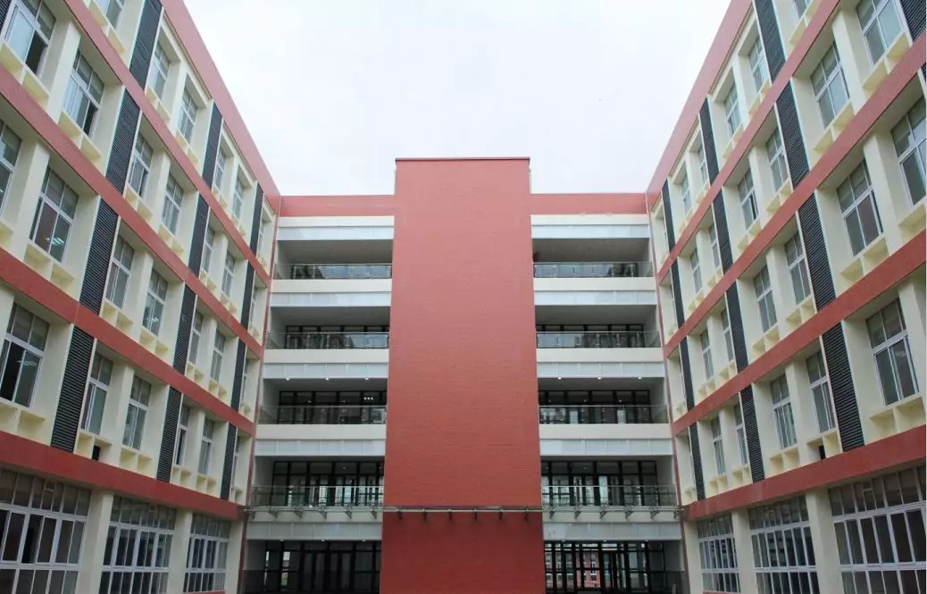 乐山有一所综合性大学，各地区县医院是实习单位，今年高职单招