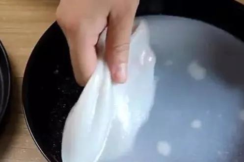 小麦淀粉可以制作凉皮吗？凉皮怎么做好吃，大厨：教你正确做法