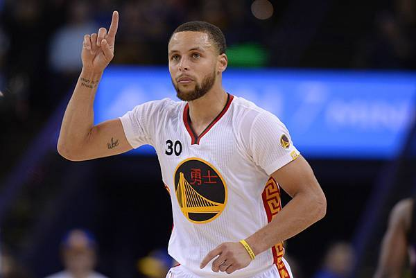 nba有哪些球队有短袖版球衣（推出过中文球衣的NBA球队）