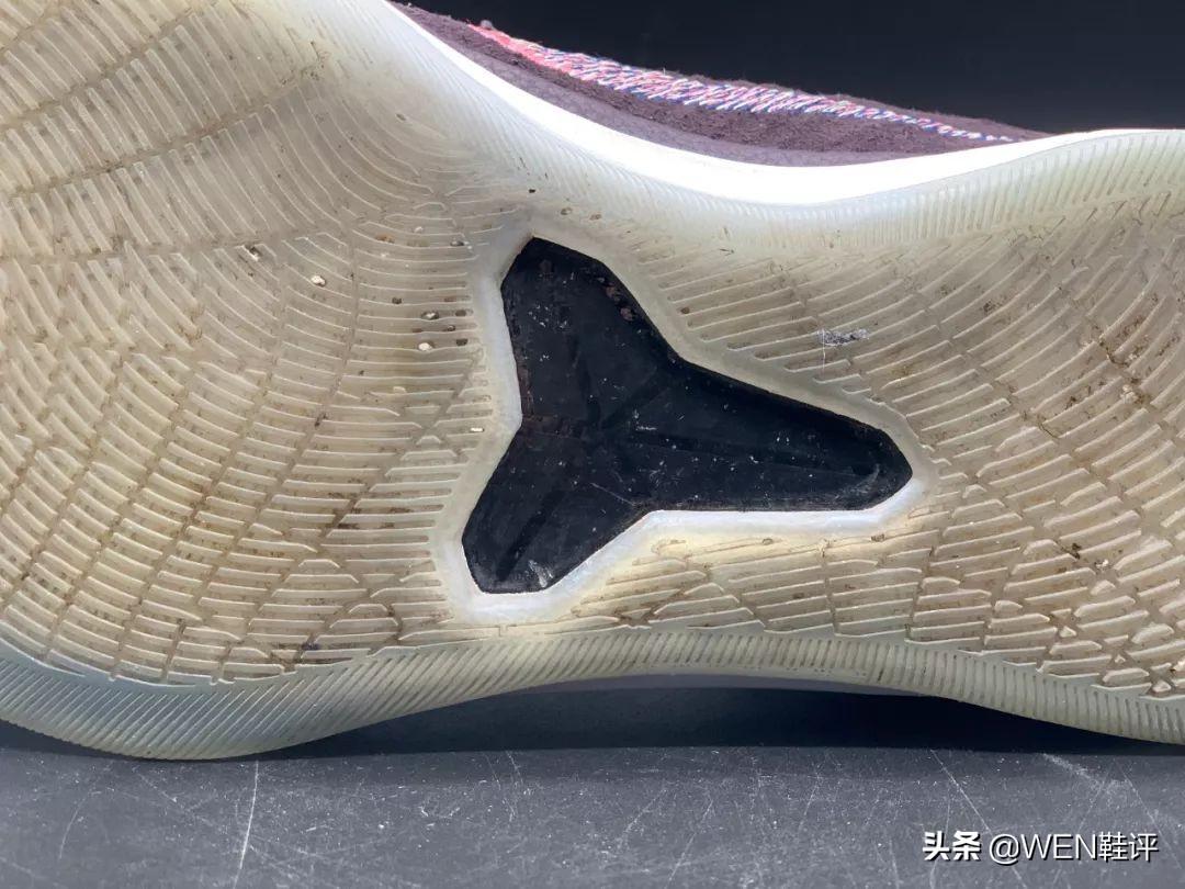 科比哪款篮球鞋实战最好（科比退役后最好的实战球鞋？Nike Kobe AD Mid开箱测评）