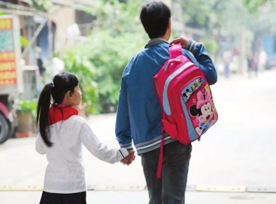 课后延时服务时间表出炉，每天不早于18:00放学，老师家长都急了