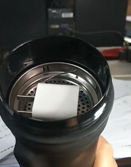 学生党“花式藏手机”火了，字典做手机壳没啥，藏茶杯里才是高手