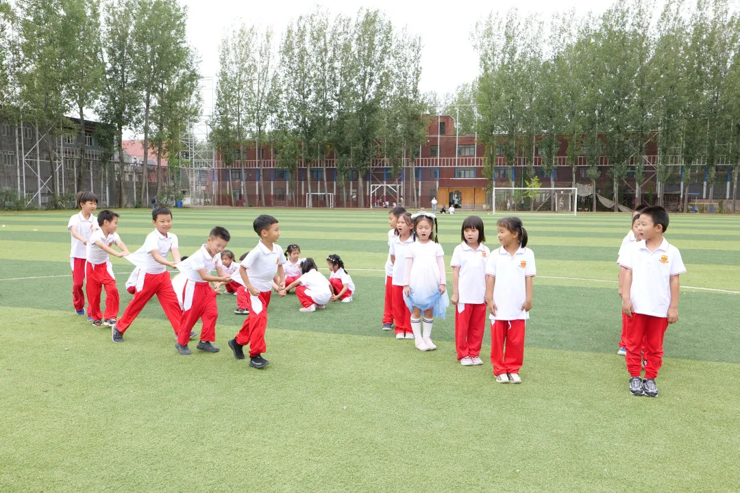 昌平区凯博外国语学校这个中秋孩子们有点甜