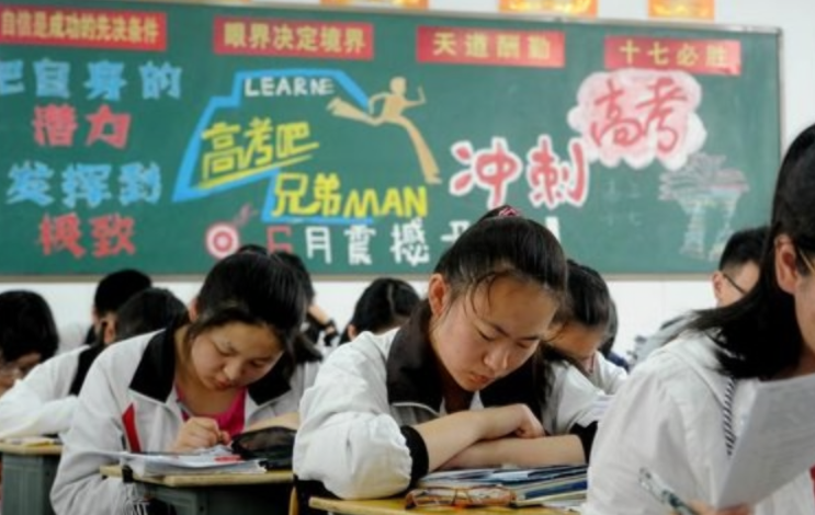 资深教师任职多年，发现班上数学好的学生，往往有3个共同特点