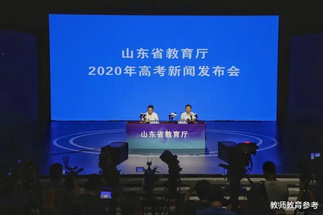 山东高考状元孟令昊：数学满分，总分711分，清华北大连夜上门