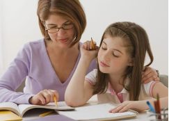 高考状元的父母又不是状元，凭什么他们能培养出高考状元？
