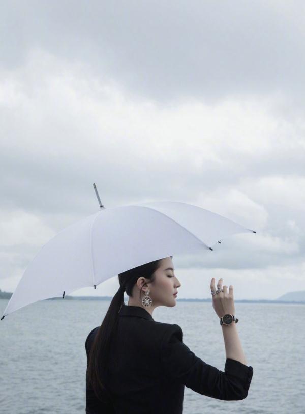 对孩子来说，物质激励和精神激励哪个更重要