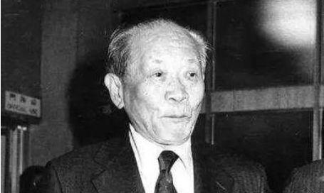 排名一：蒋经国，率十万精兵驰骋疆场；二：陈诚，国民党王牌部队司令。