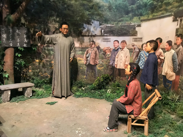 当年陶行知先生任育才学校的校长.