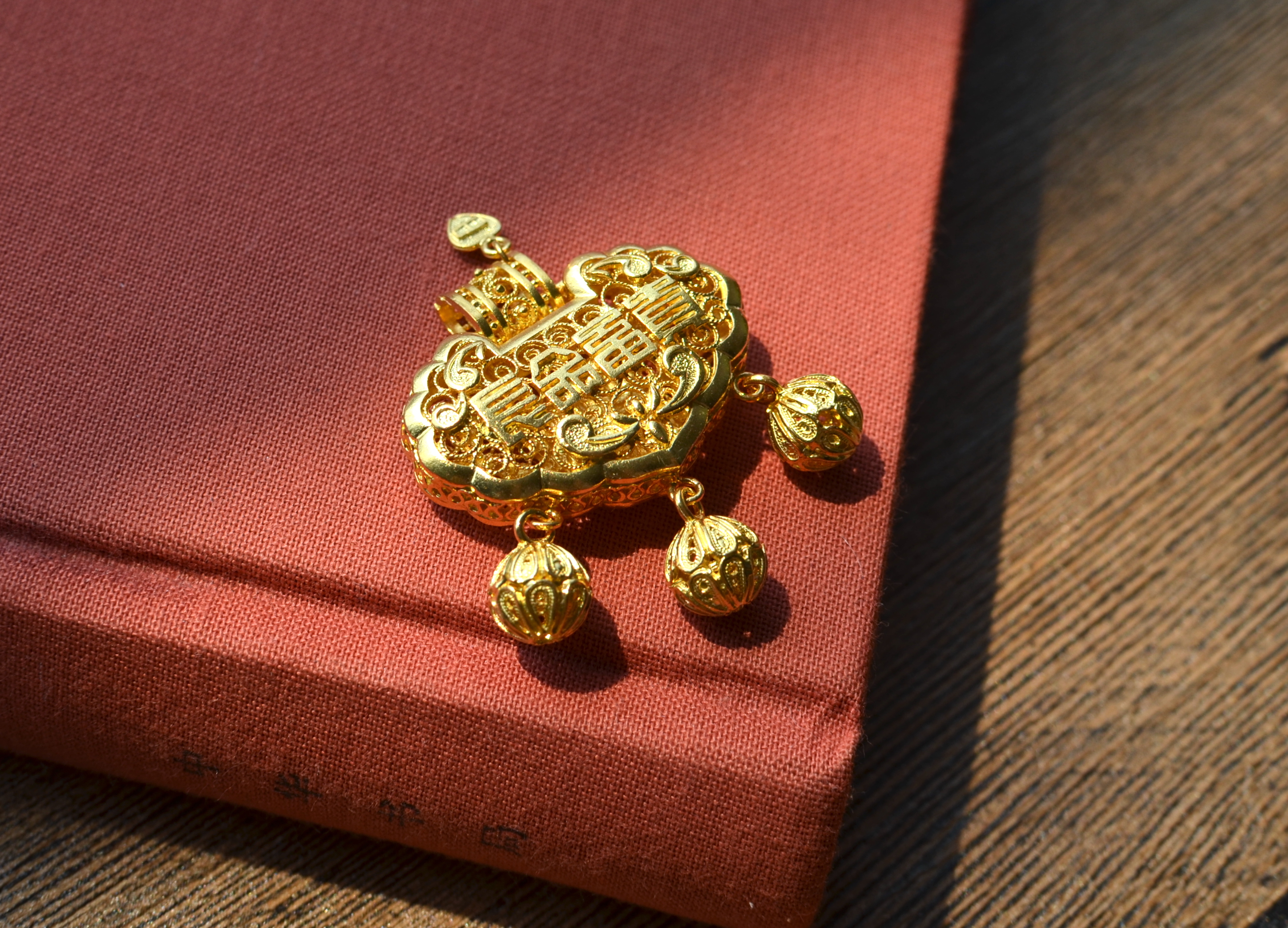 璎珞是啥?印度的舶来品,充满佛性的项饰,如今在瓷器上随处可见