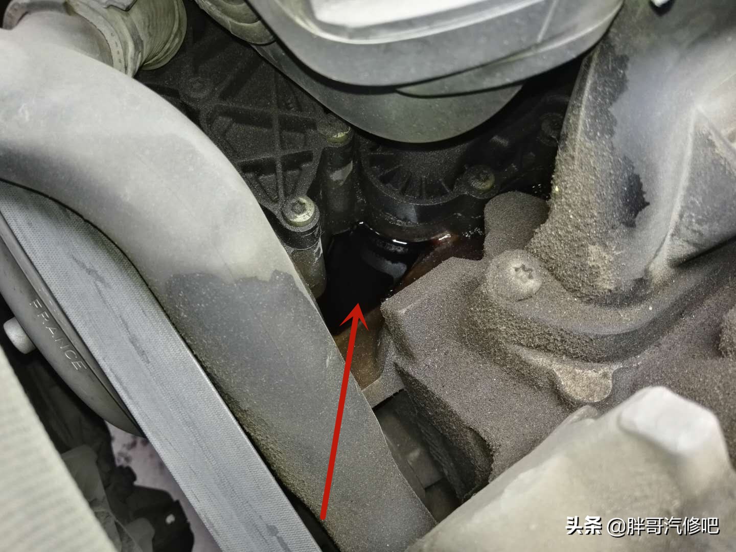 12年车龄23万公里奥迪A6L，2.4V6发动机全方位漏油维修