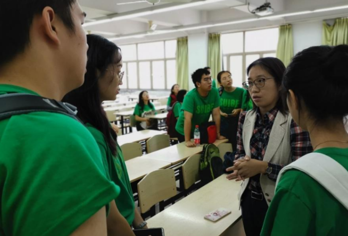 高考前的最后一课！班主任“告别”学生，一句“道歉”让学生泪目