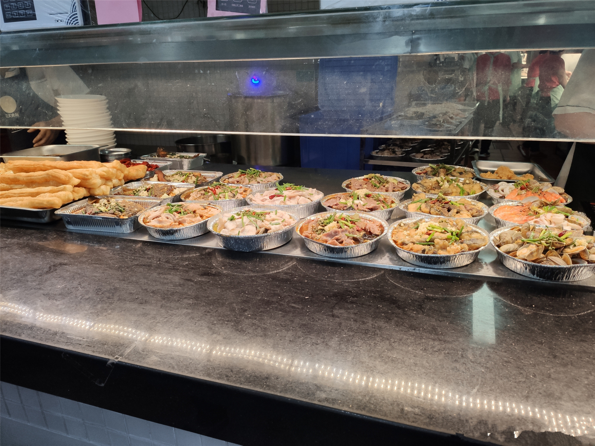 厦门大学食堂有多好？中式大厨做盘菜6元，米饭免费10年，值了