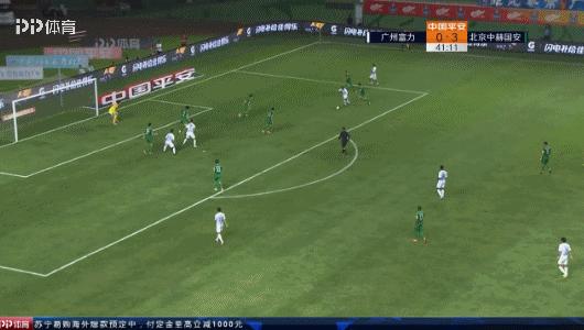 28岁快乐前锋又踢疯了！国安4-1大胜，落后恒大2分+延续争冠悬念