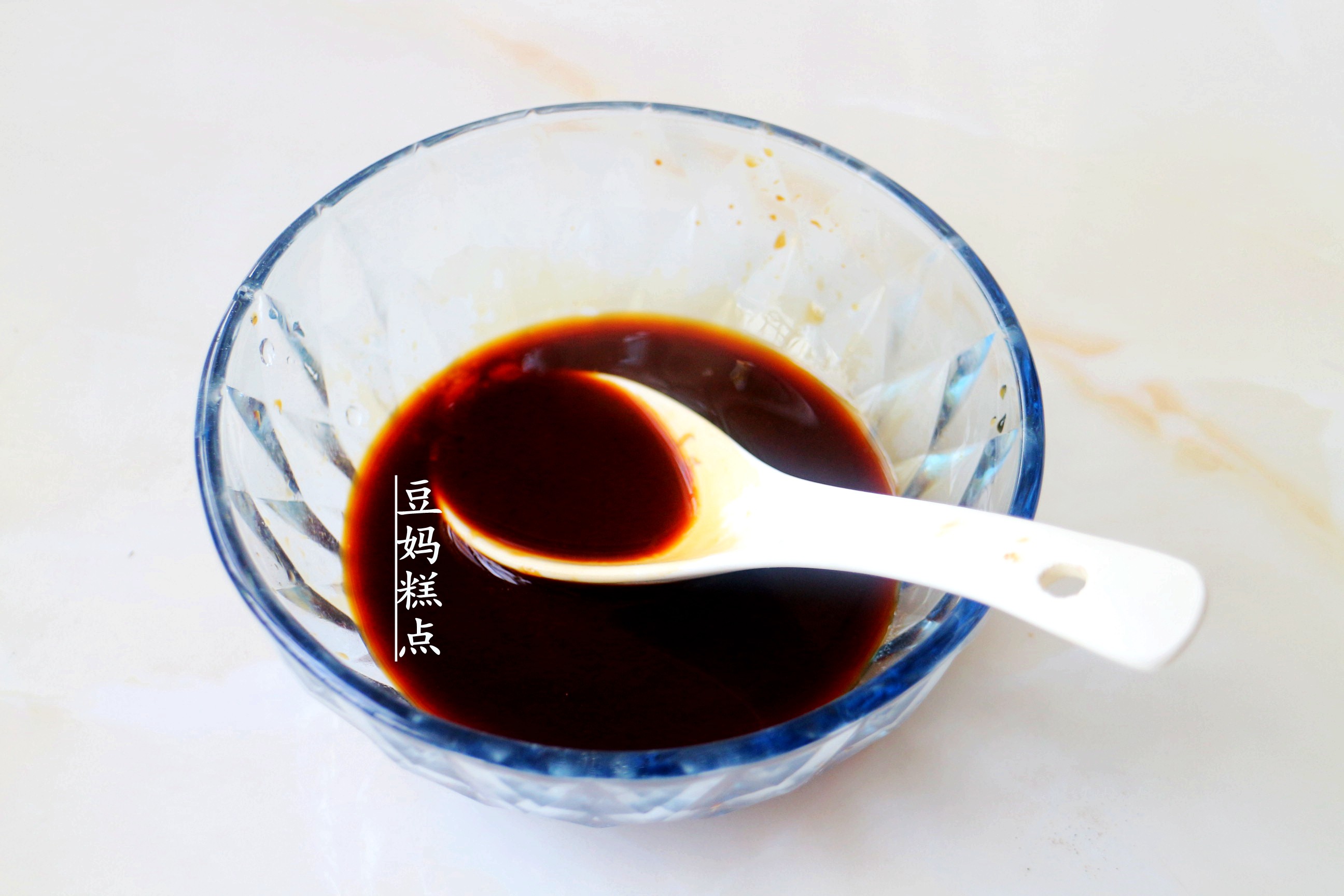 香菇油菜的做法（三分钟就能会的年夜菜香菇油菜做法教程）
