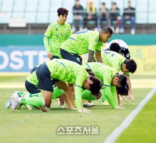 不存在的球队新年特辑(韩国足球周报：K联赛收官特辑——奇迹·黑马·告别·失落)