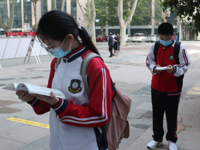 雅礼中学允许学生染发，还支持他们参加社团，今年高考成绩如何