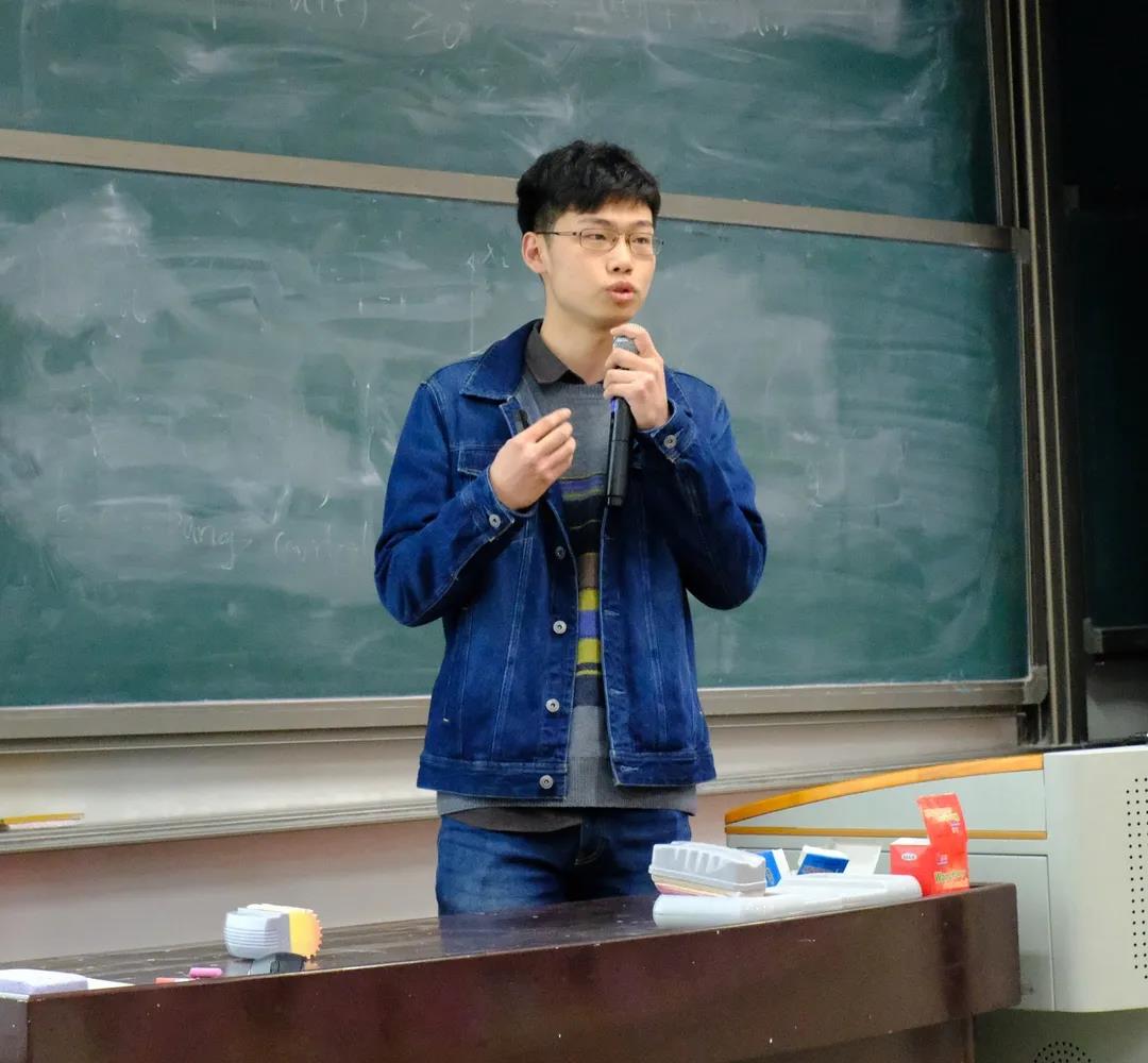 翟昊,北京科技大学自动化学院智能科学与技术专业2016级学生,2019年