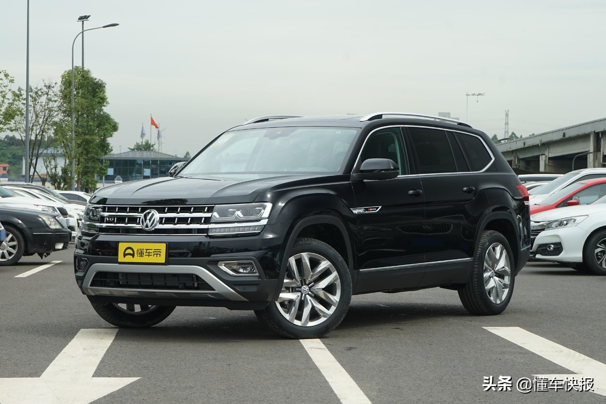 40万SUV合资还是自主？红旗HS7对比奥迪Q5L、大众途昂
