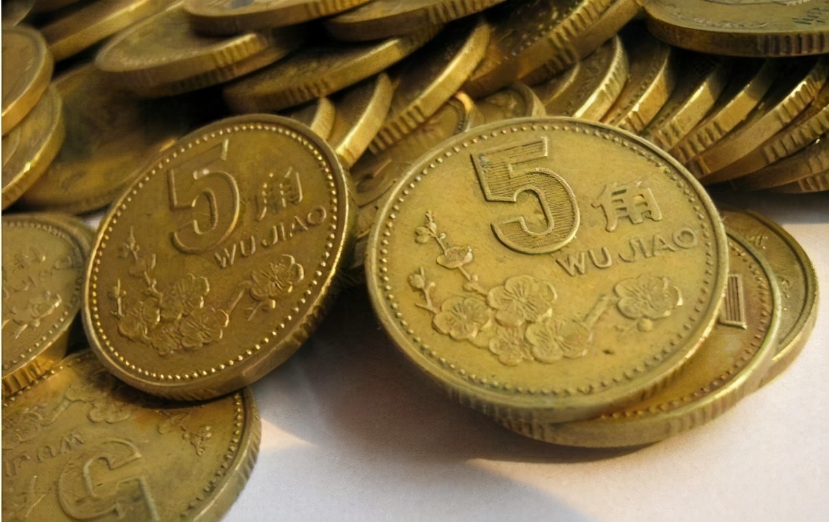 硬币基本被禁售，长城币市价上涨，其中86年市价达40万
