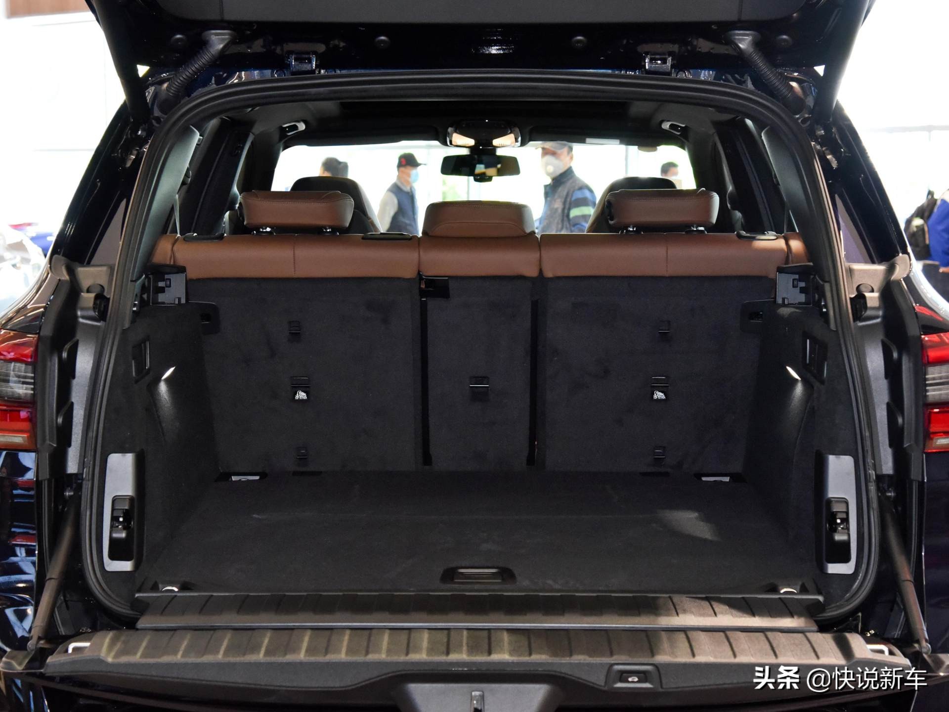 V8双涡轮动力，原装进口大五座SUV，带你看宝马X5 M
