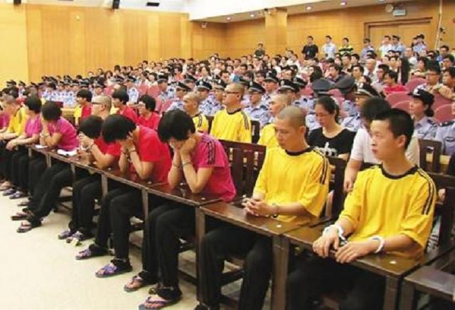 东莞“太子辉”的风月场，每天近300人被诱惑，被判无期罪有应得