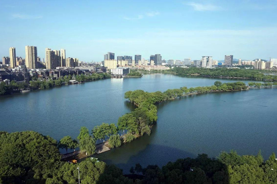 “现代化学校”走红，铜陵三所中学入选，被称为“铜陵三宝”