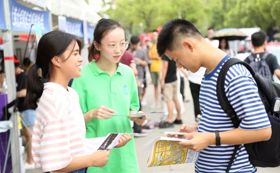 理想的大学和现实的大学，差距不止一星半点，入学欲望即刻消失