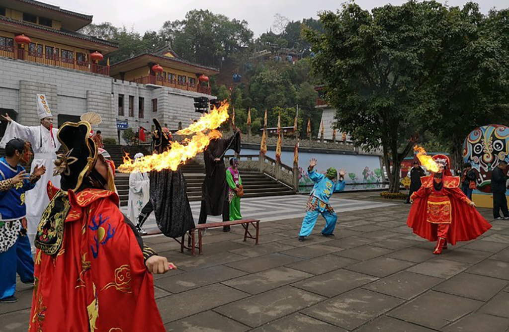 丰都鬼城禁忌(重庆周边游，丰都鬼城须过三关，在这游玩的你是否忘记了)