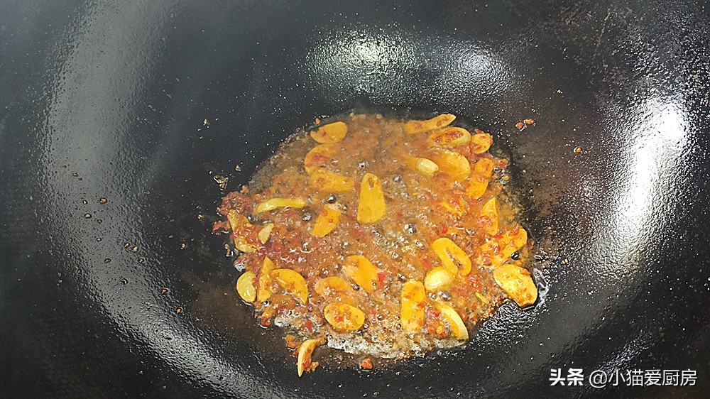 鱿鱼这样吃才叫爽，和辣椒一起爆炒，香辣够味好吃下饭，太过瘾了