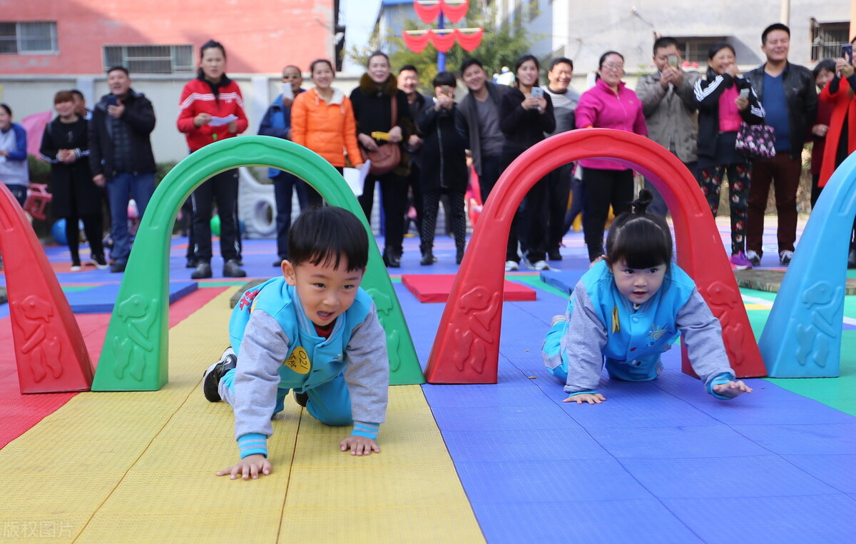 精选幼儿园亲子趣味运动会活动方案7篇，附亲子活动