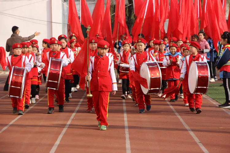 cba啦啦队王浩然(长治市屯留区树人小学顺利举行2019年秋季田径运动会)