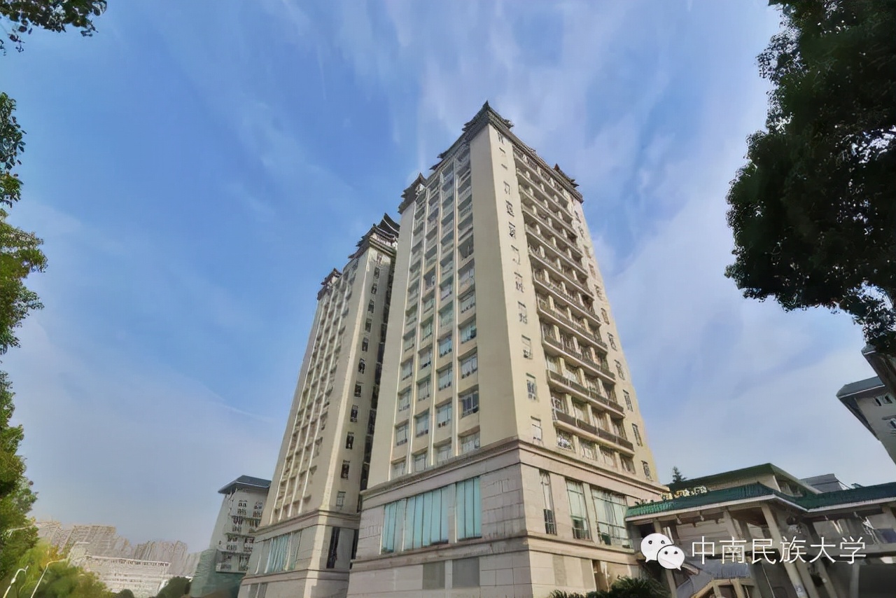 揭秘全国“最高”的高校图书馆，坐落于湖北，建在湖边！