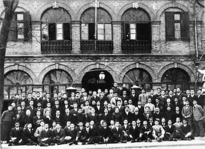 周恩来邓小平前赴，毛泽东却未能后继，重温那次改变国运的留法