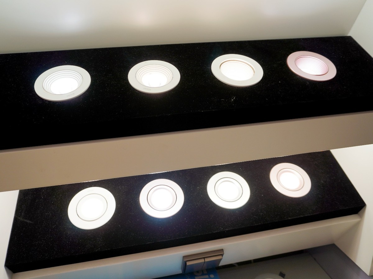 灯下太刺眼，角落有阴影，你真正需要的，是无主灯的装修