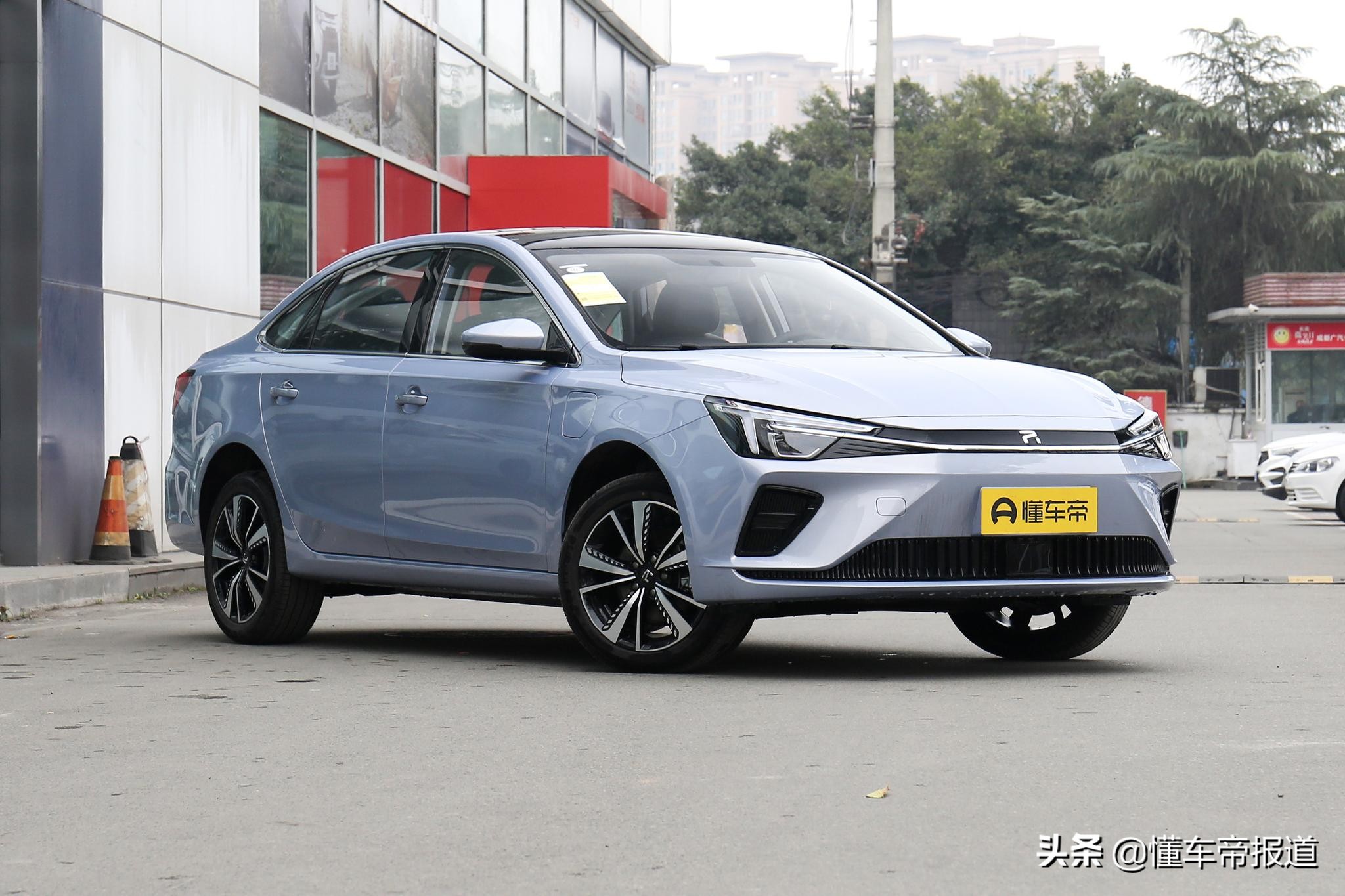 新车 </p><p>　　 续航增至600公里，吉利集团几何A Pro上市，售11.87万元起