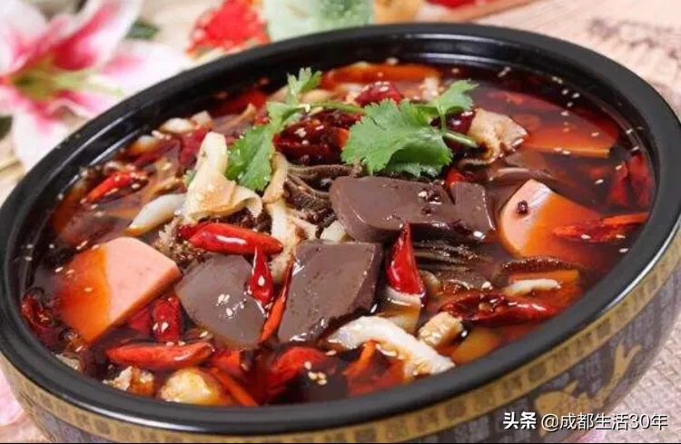 成都十大名小吃背后的故事：从街头巷尾到餐桌传奇