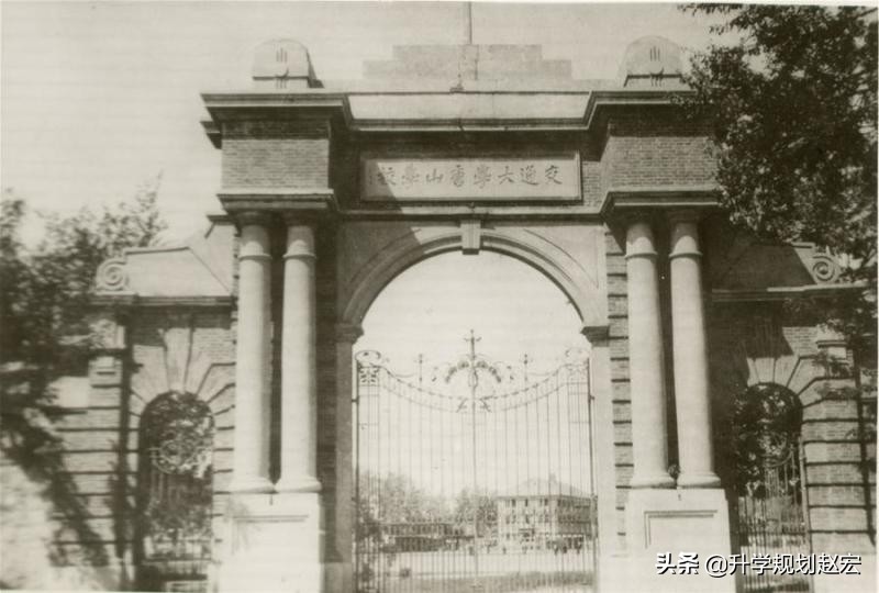 西南交通大学2019年理科最高665分，相差66分，附近三年录取分数