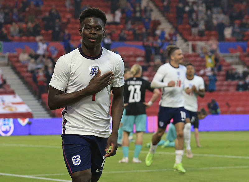 欧洲足球直播在哪里可以看（欧洲杯：英格兰VS克罗地亚，不需要熬夜看的强强对决，CCTV5直播）