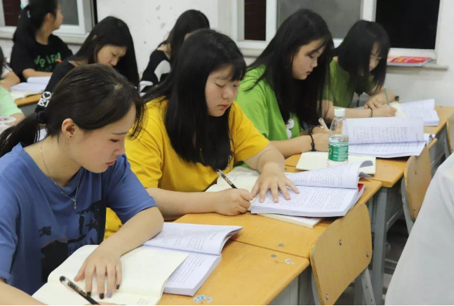 2021我国师范类别高校排名公布，榜首势在必得，湖南师大进步惊人