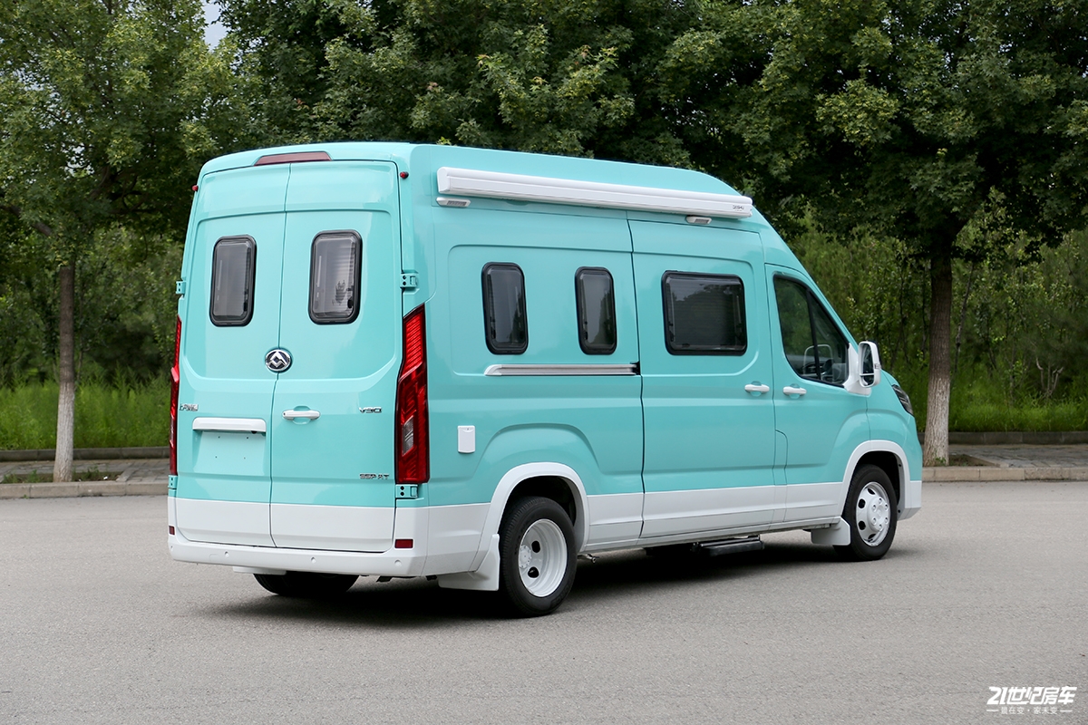 少女心配蒂芙尼蓝,嫩你一脸,网红小姐姐订制款大通v90房车