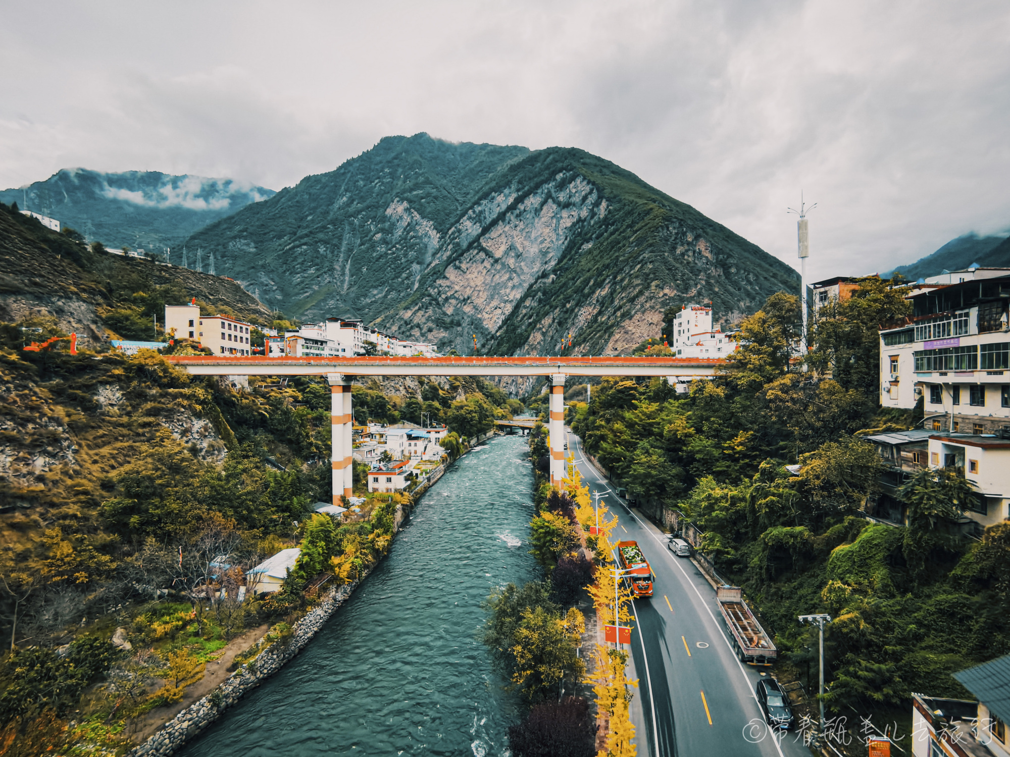 这个只有4平方公里的川西小县城风景真好，最著名的景点是毕棚沟