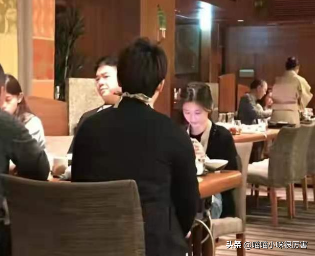 刘强东事件3年后，28岁奶茶妹妹章泽天的聪明让人刮目相看