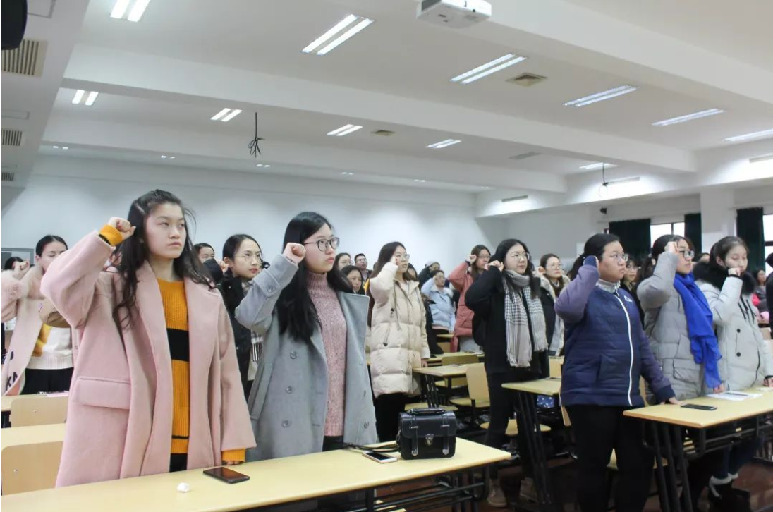 编制内大学辅导员待遇（大学辅导员工资竟然这么高）