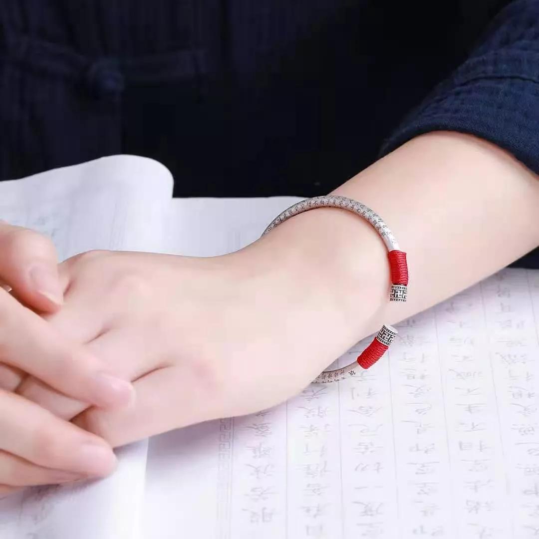 亲民的银首饰为什么越戴越黑？